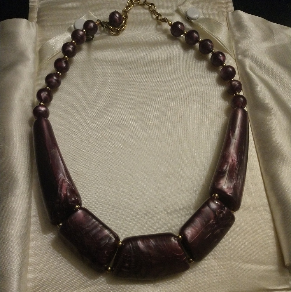 VINTAGE NECKLACE